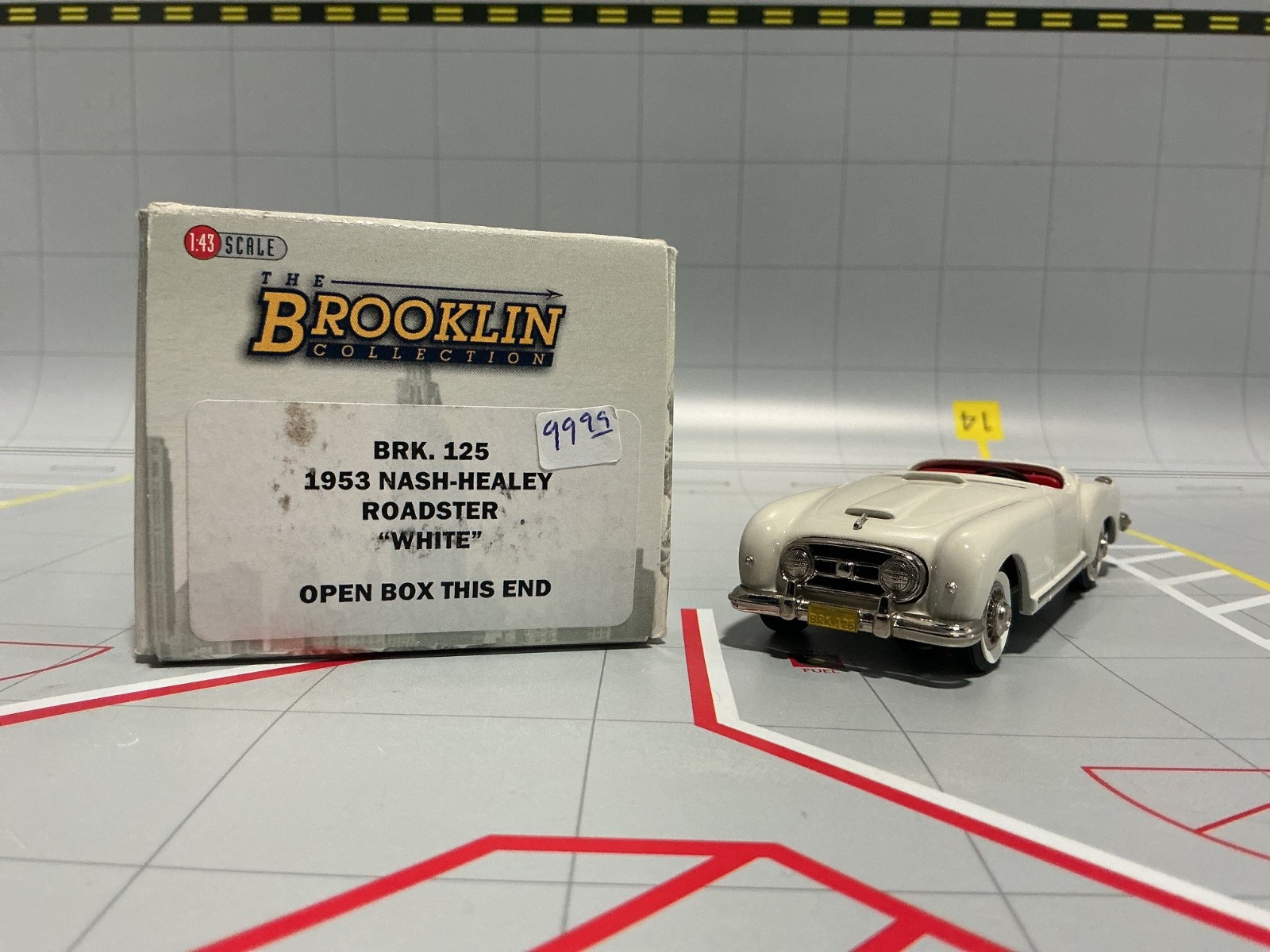 1:43 BROOKLIN MODELS BRK 125 1953 NASH HEALEY ROADSTER WHITE *MISSING WINDSHIELD