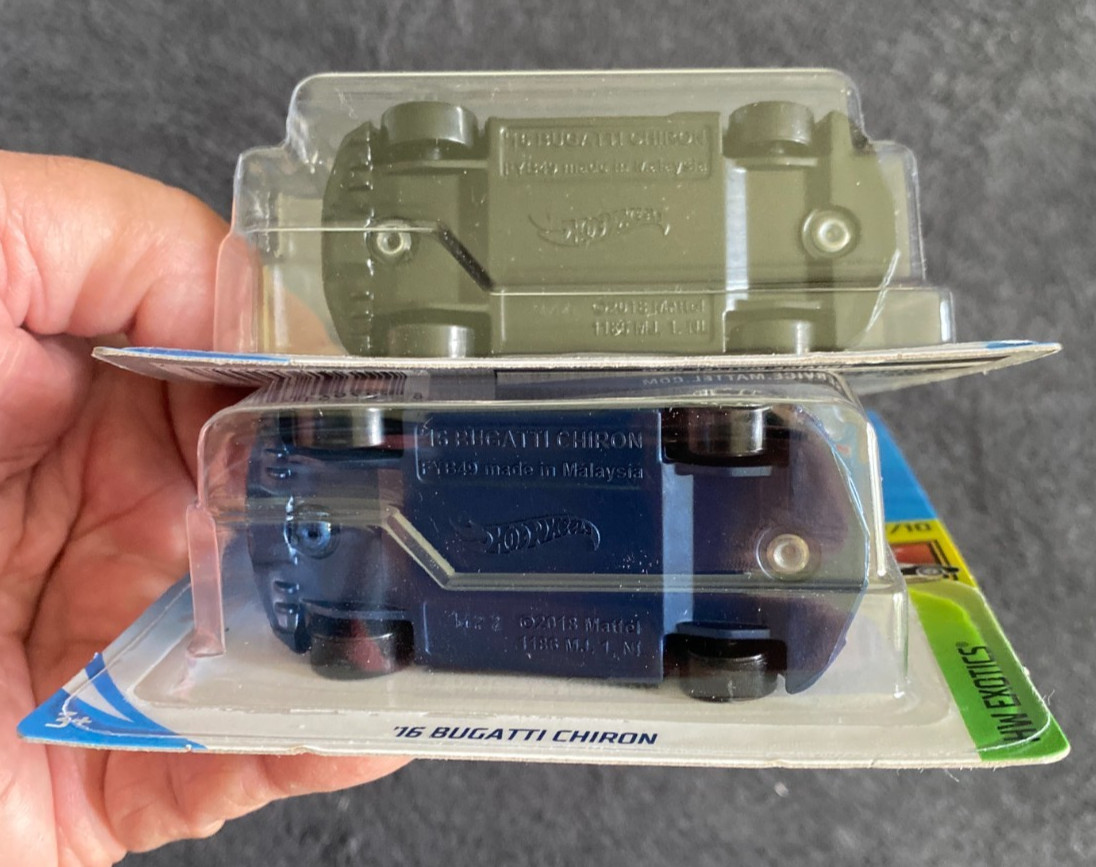 HOT WHEELS LOT OF 2 , ’16 BUGATTI CHIRON, BLUE AND BLACK VARIANTS