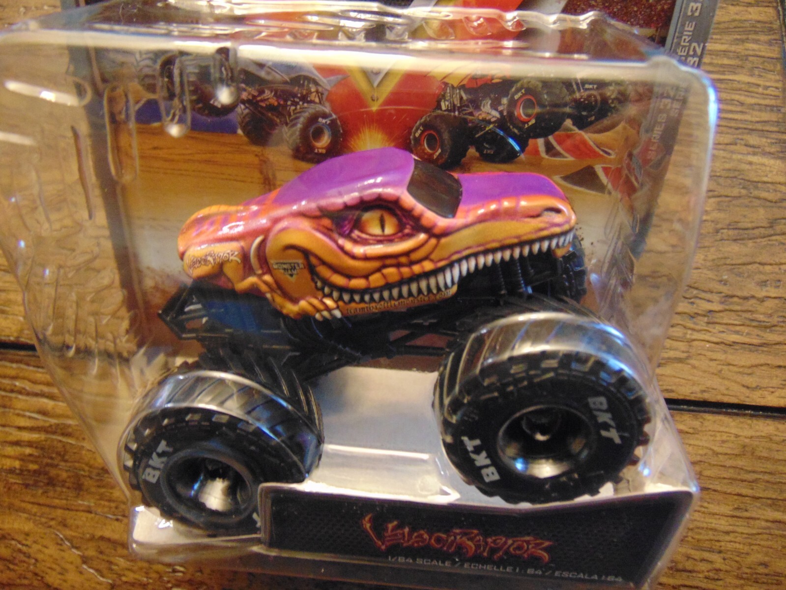 2023 SERIES 32 VELOCIRAPTOR SPIN MASTER Monster Jam TRUCK