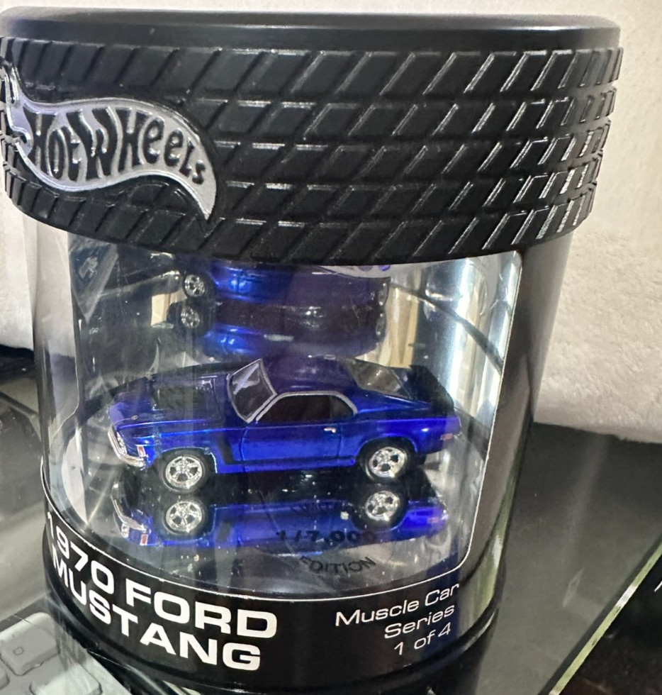 Hot Wheels~1970 Ford Mustang~Muscle Car Series Spectraflame Blue~ Oil Can