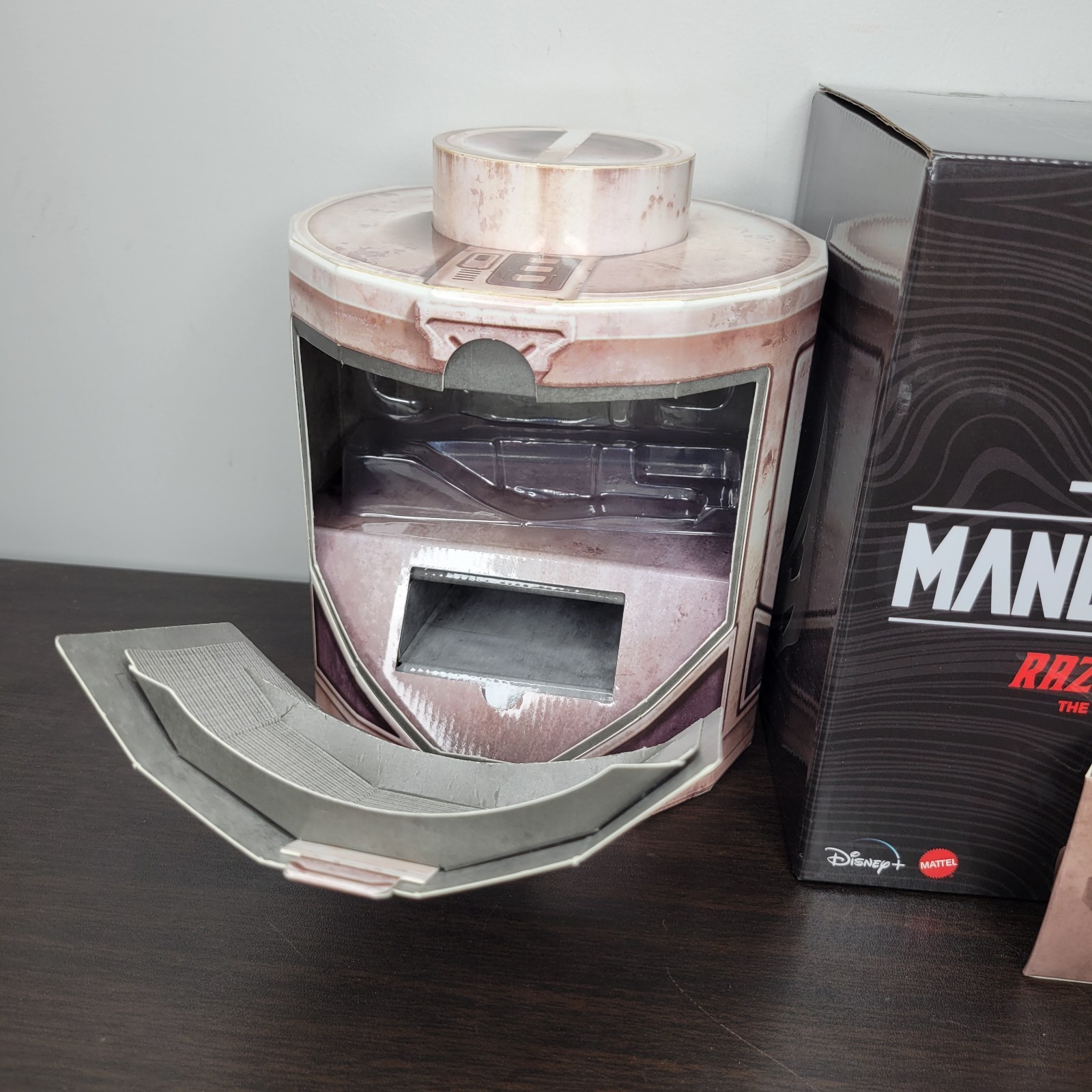 Star Wars Mandalorian Hot Wheels 1:64 Beskar Razor Crest Mattel Grogu Diecast