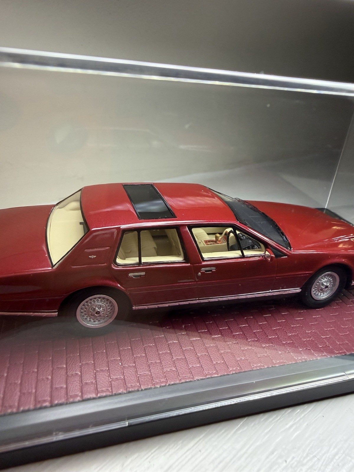 Matrix 1:43 Aston Martin Lagonda Series I (1974–75) Deep Metallic Red