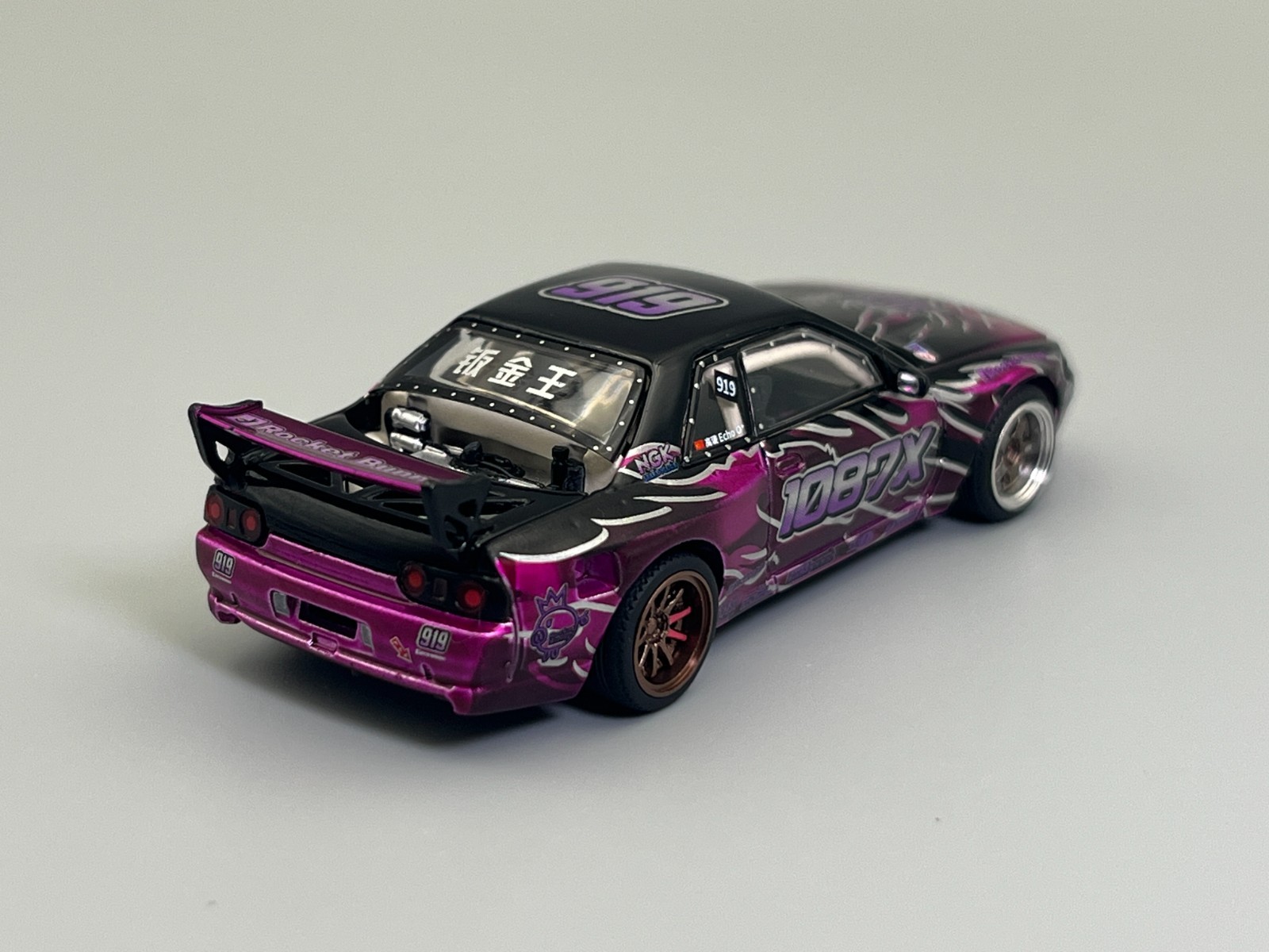 Pandem Nissan Skyline GT-R R32 “Echo Gao” Formula Drift 1087X Poprace 1/64 scale