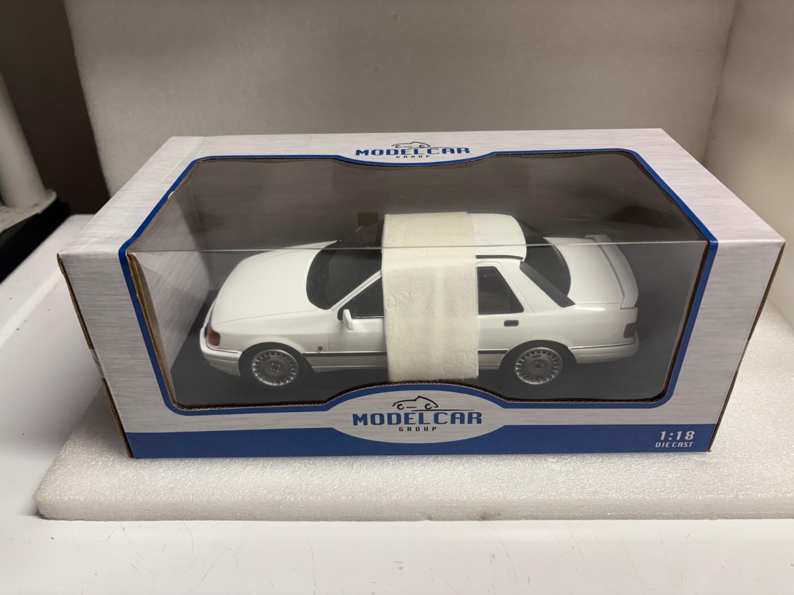1/18 MCG 1990 Ford Sierra Cosworth 4X4 1990 White OZ Wheels MCG18172 NOS RARE!!!