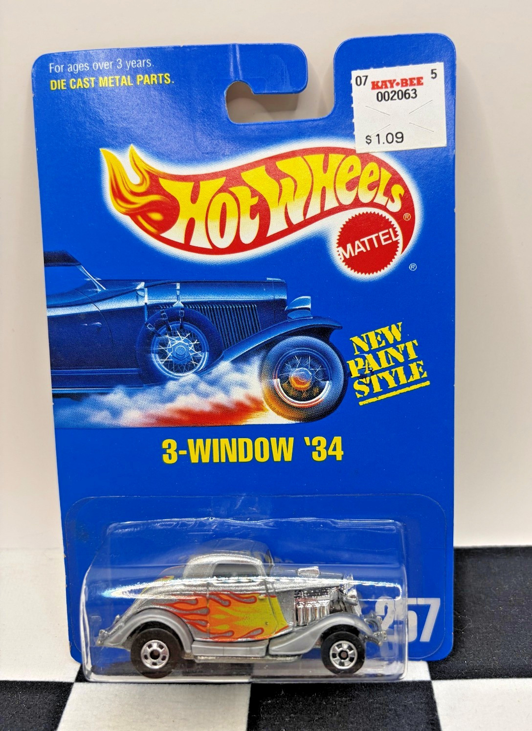 HOT WHEELS 3-WINDOW ’34 COLLECTOR NO. 257 LARGE REAR WHEELS