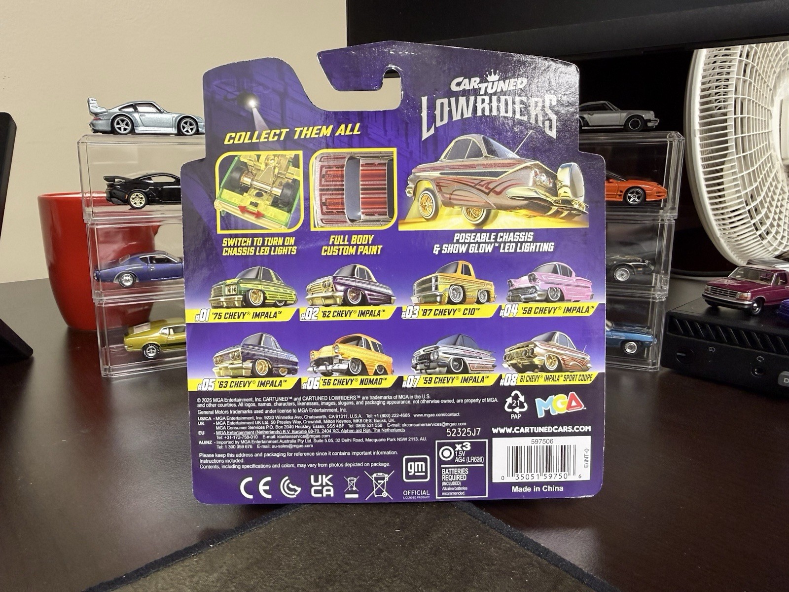 Car Tuned * CHASE * Lowriders S2 1961 Chevy Impala Sport Coupe 1:64 Diecast Red