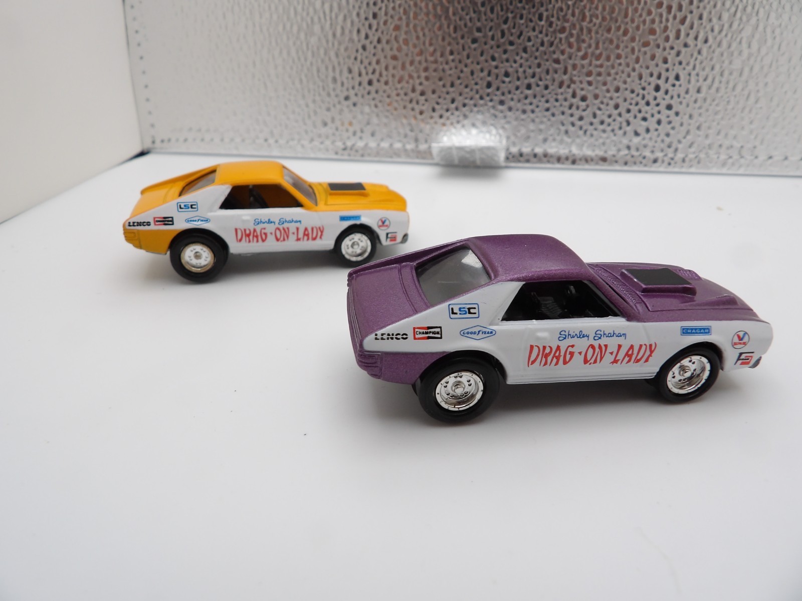 1969 DRAG-ON-LADY 1995 JOHNNY LIGHTNING DRAGSTERS U.S.A. 1:64 TWO CAR LOT