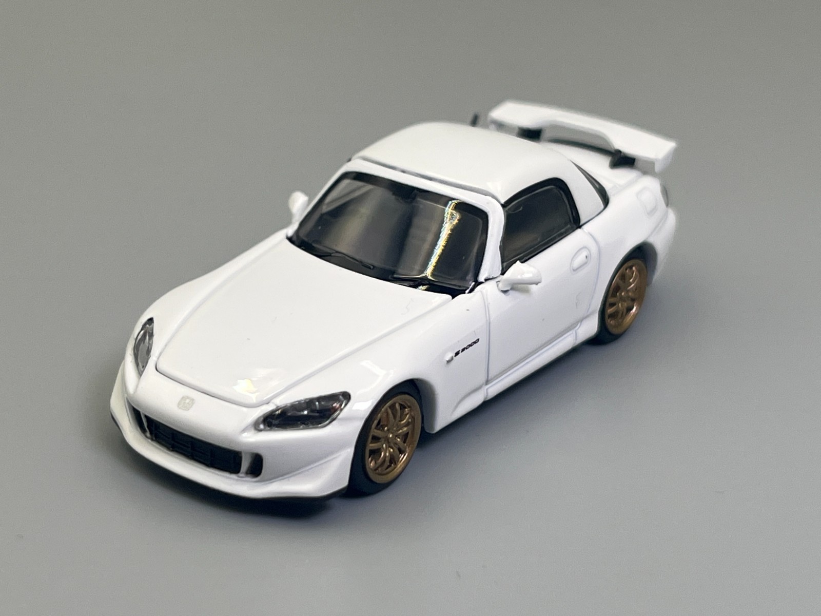 Honda S2000 Type S AP2 White Hardtop Convertible Kit MotorHelix 1/64 scale