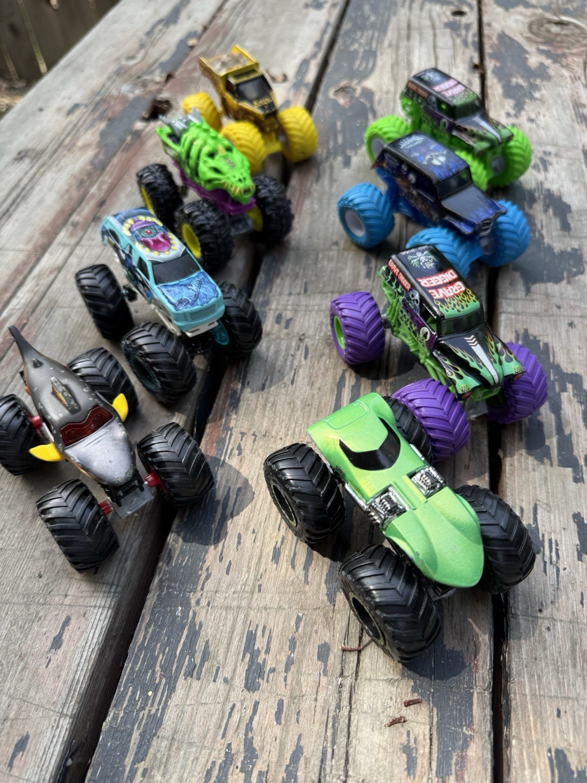 Hot Wheels Monster Trucks -BKT Assorted Style Multi Color Lot Of 8 1:64 EUC