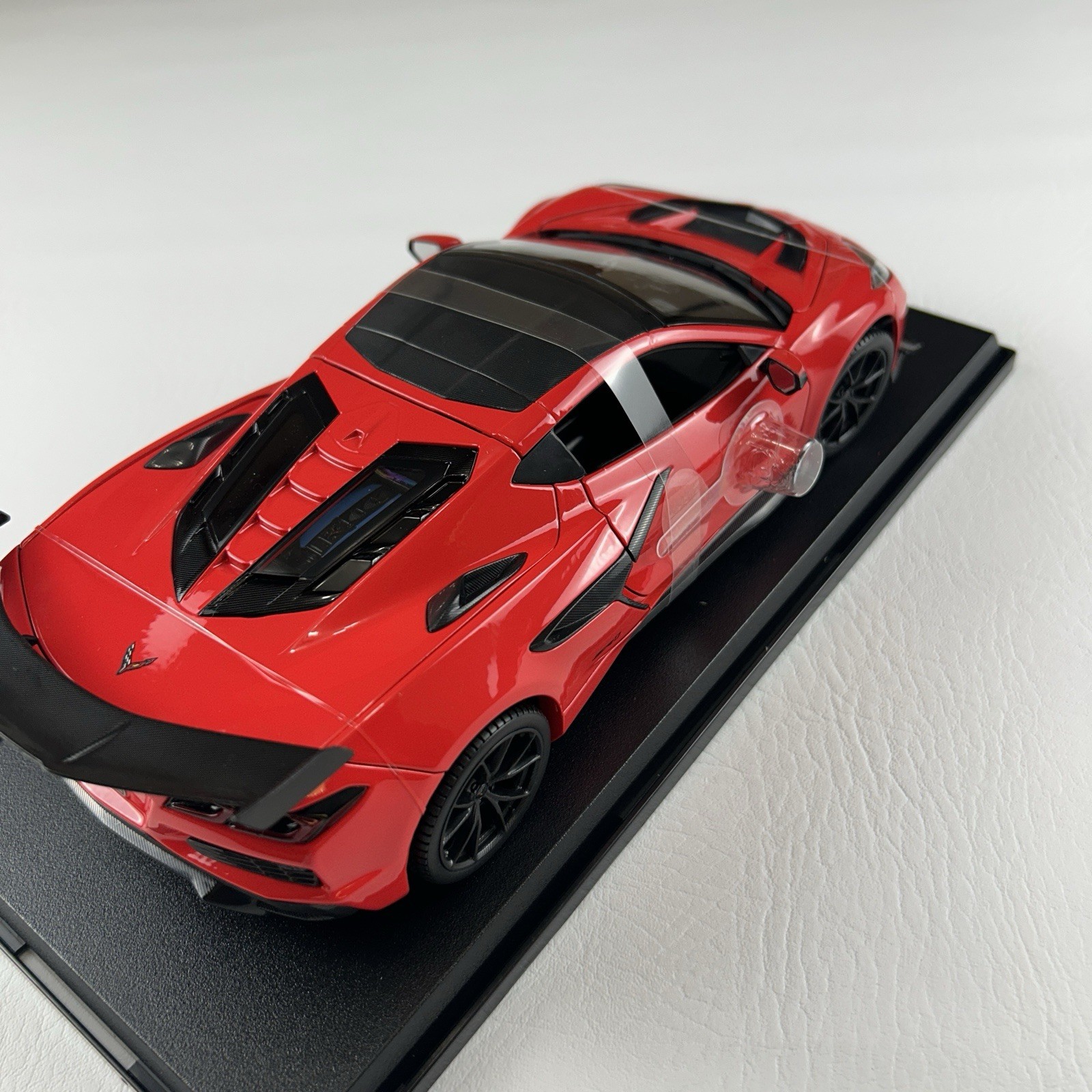 Chevrolet Corvette ZR1 Coupe Maisto 1:18 Special Edition Red Diecast Model Car