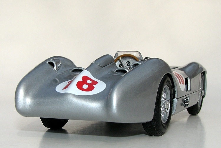 Race Car Classic Custom Concept Hot Rod Le Mans Model Carousel SL 1:24GT1 18