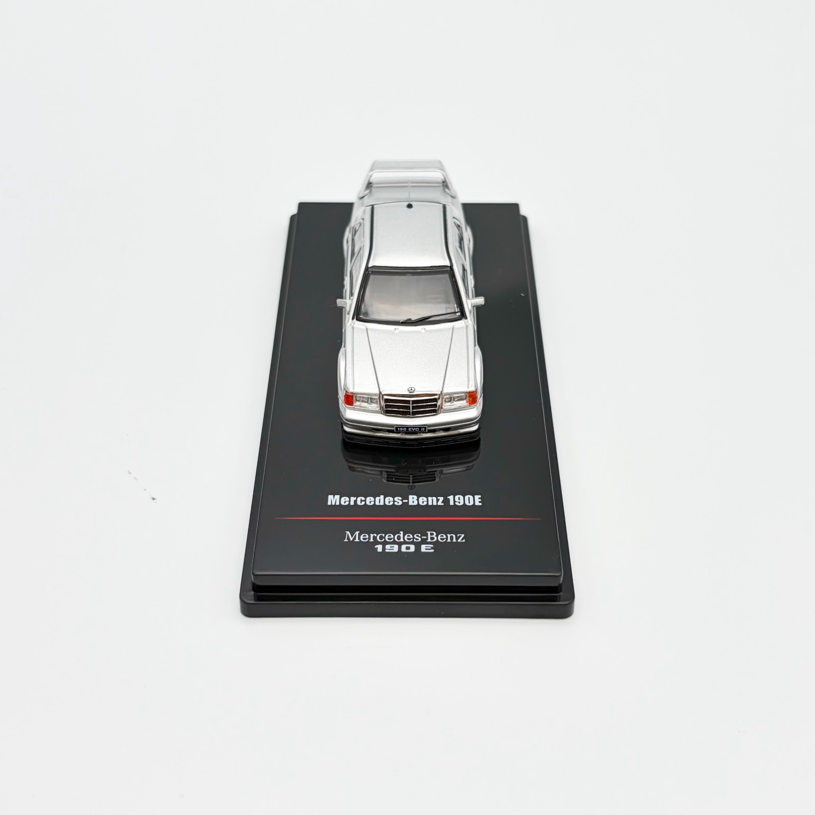 INNO64 1:64 Mercedes-Benz 190E Silver