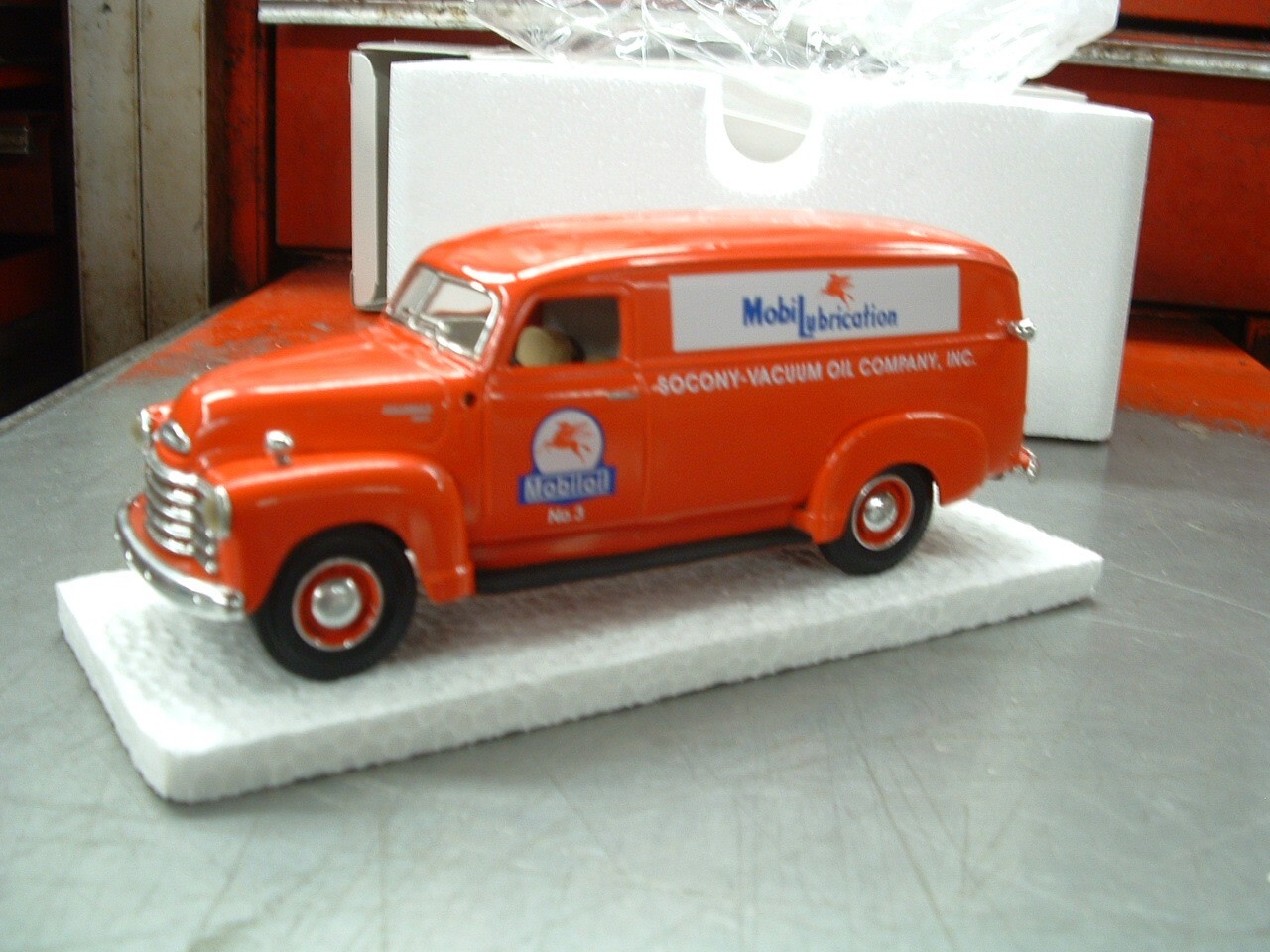 MOBIL OIL SOCONY GAS 1949 CHEVROLET DELIVERY PANEL VAN TRUCK FIRST GEAR