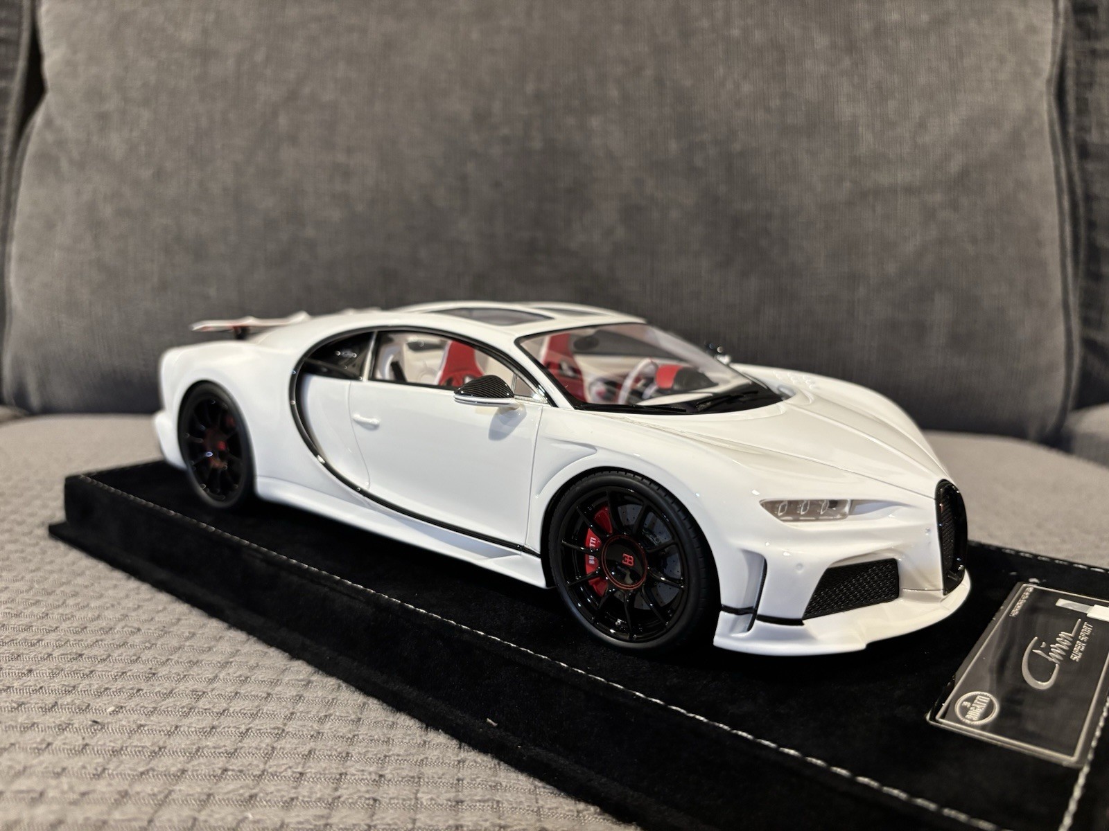 1/18 HH Henson & Heaven Bugatti Chiron Super Sport White/Red Limited 30pcs