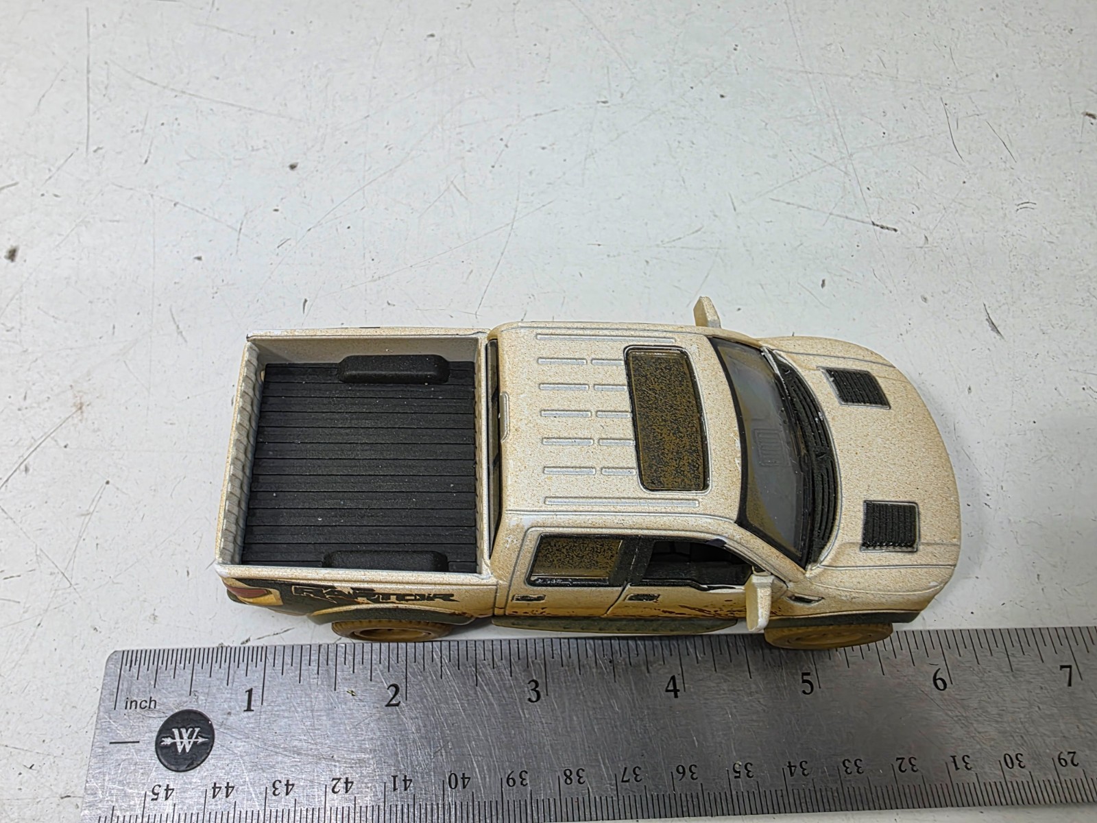 Kinsmart FORD F-150 SVT Raptor SuperCrew PickUp 1:46 Diecast Muddy Truck 5”