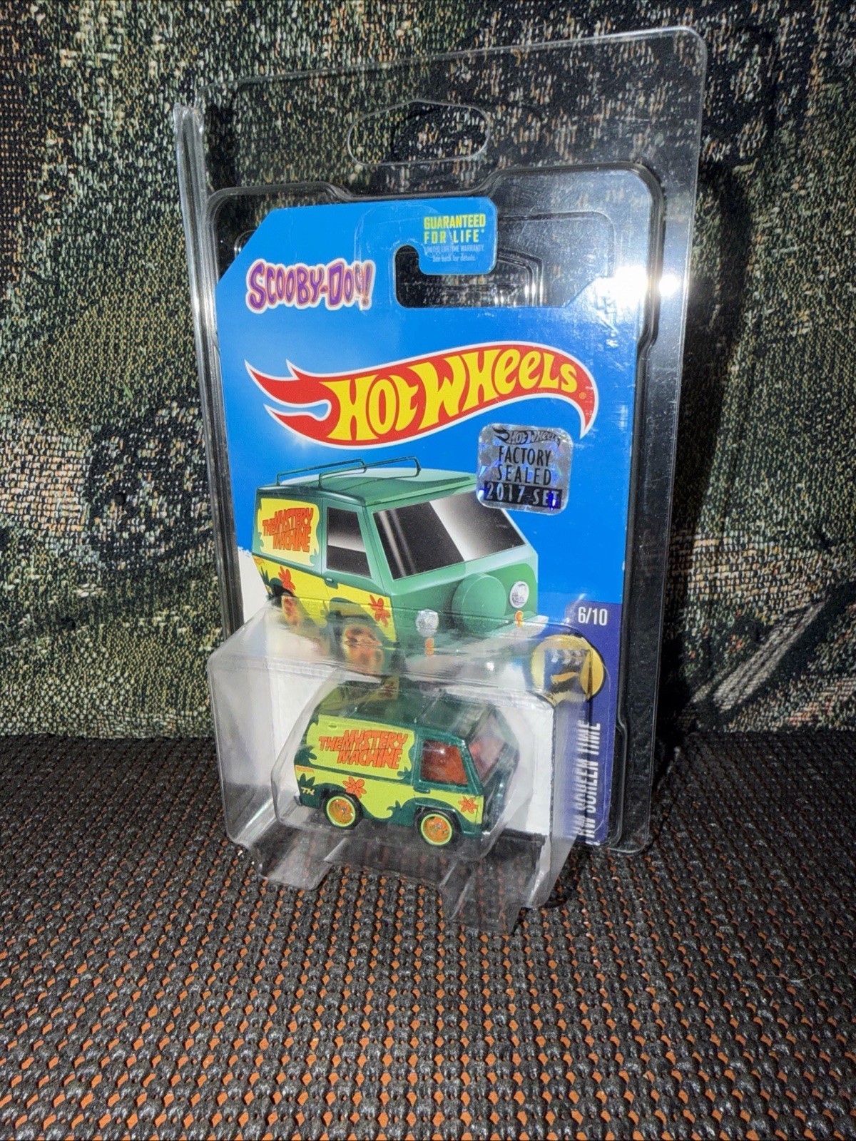 2015 Hot Wheels FACTORY SEALED Mystery Machine Super Treasure Hunt Scooby Doo