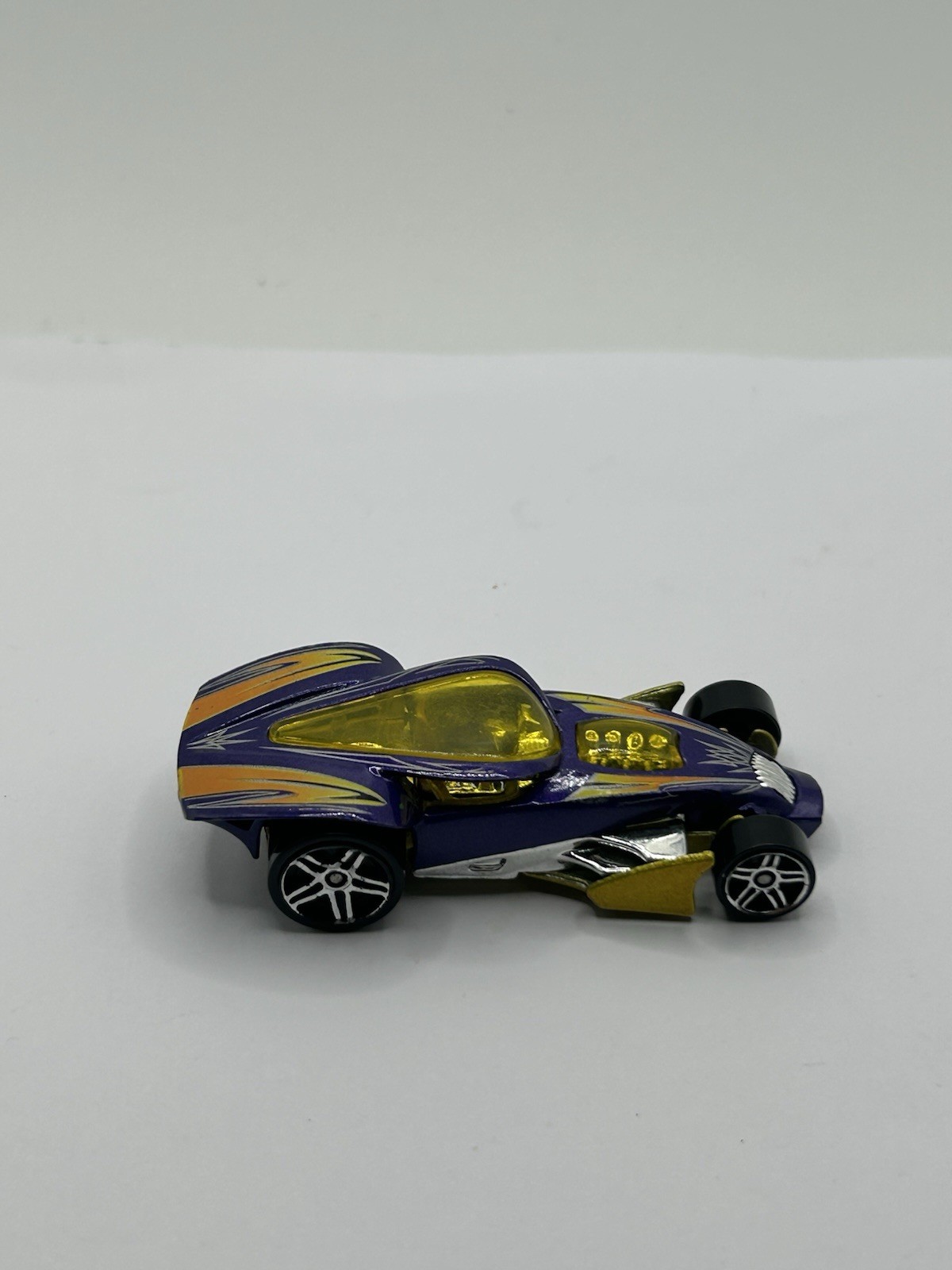 Hot Wheels Brutalistic 2004 Diecast 1:64 Car