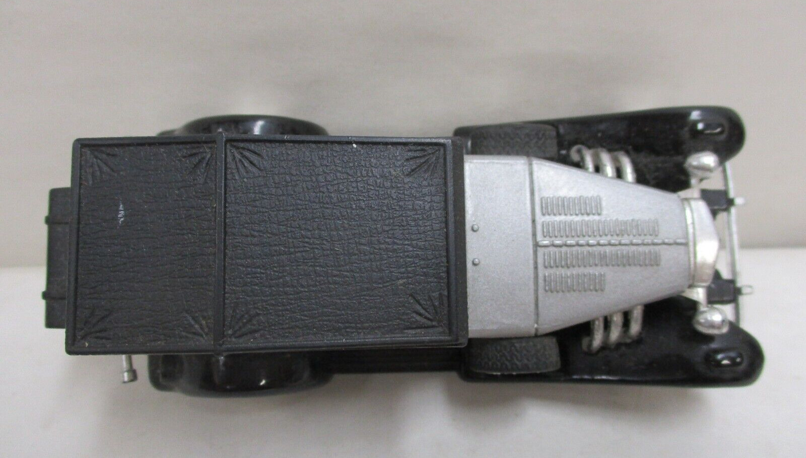 Roadster SS4711 Convertible Black & Silver Hard Top Diecast Friction Toy Car