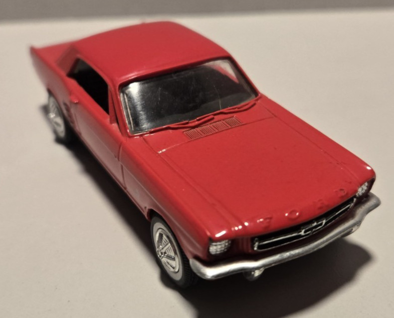 (2) – Ford Diecast Red – 1/32 Scale – Maisto 1953 Pickup – Ertl 1964 1/2 Mustang