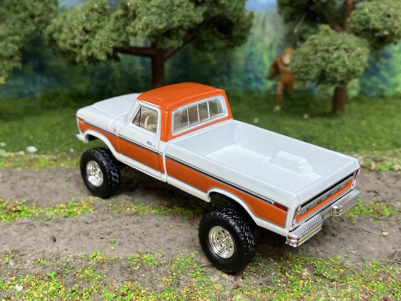 1977 Ford F-150 Ranger Explorer Lifted 4×4 Truck 1/64 Diecast Custom Greenlight