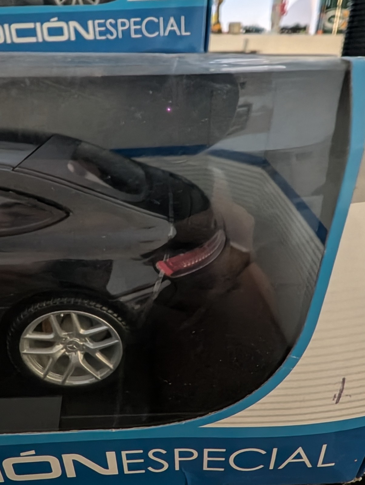 Maisto 1:18 2015 Mercedes-Benz Mercedes-AMG GT Black Diecast Special Edition