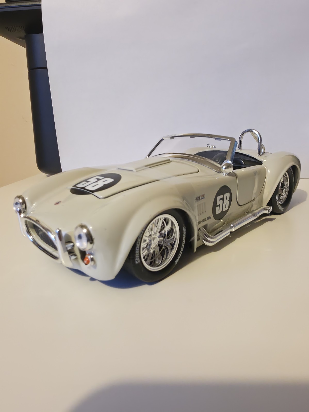 Very Rare 1:24 Shelby Cobra 427 Alliy Duecast Car Model Collectible Kids Adults