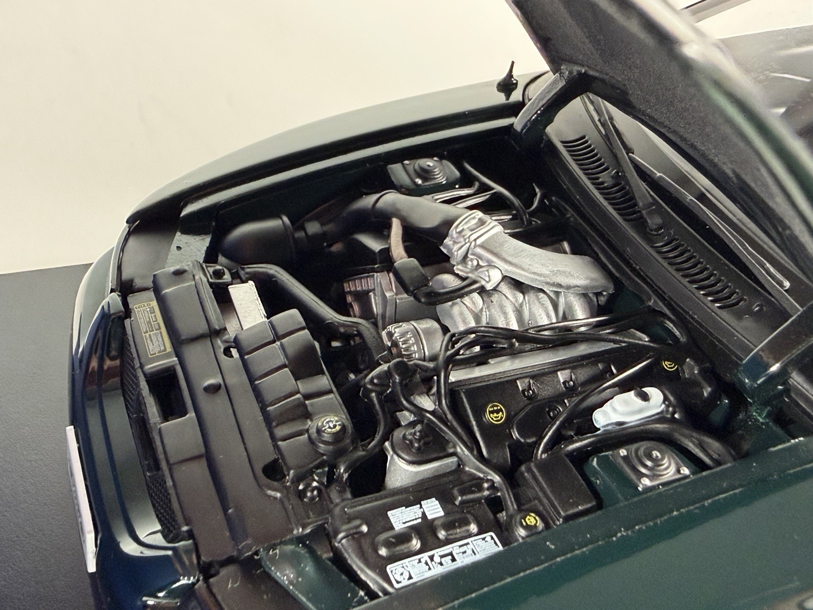 Autoart 2001 Ford Mustang GT Dark Green 1/18 Scale
