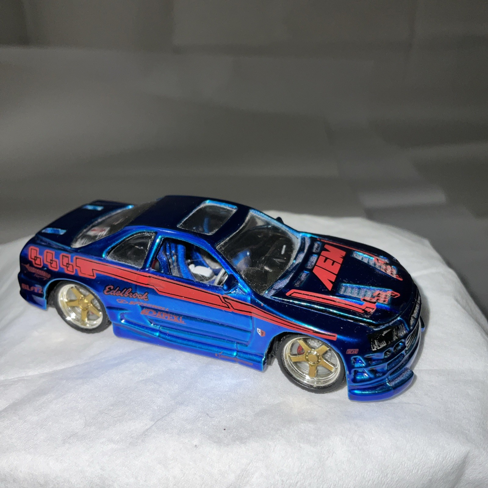 Muscle Machines2002 Blue Nissan EdelbrockSpeedwell 1:64 Hood Does Not Stay Open-