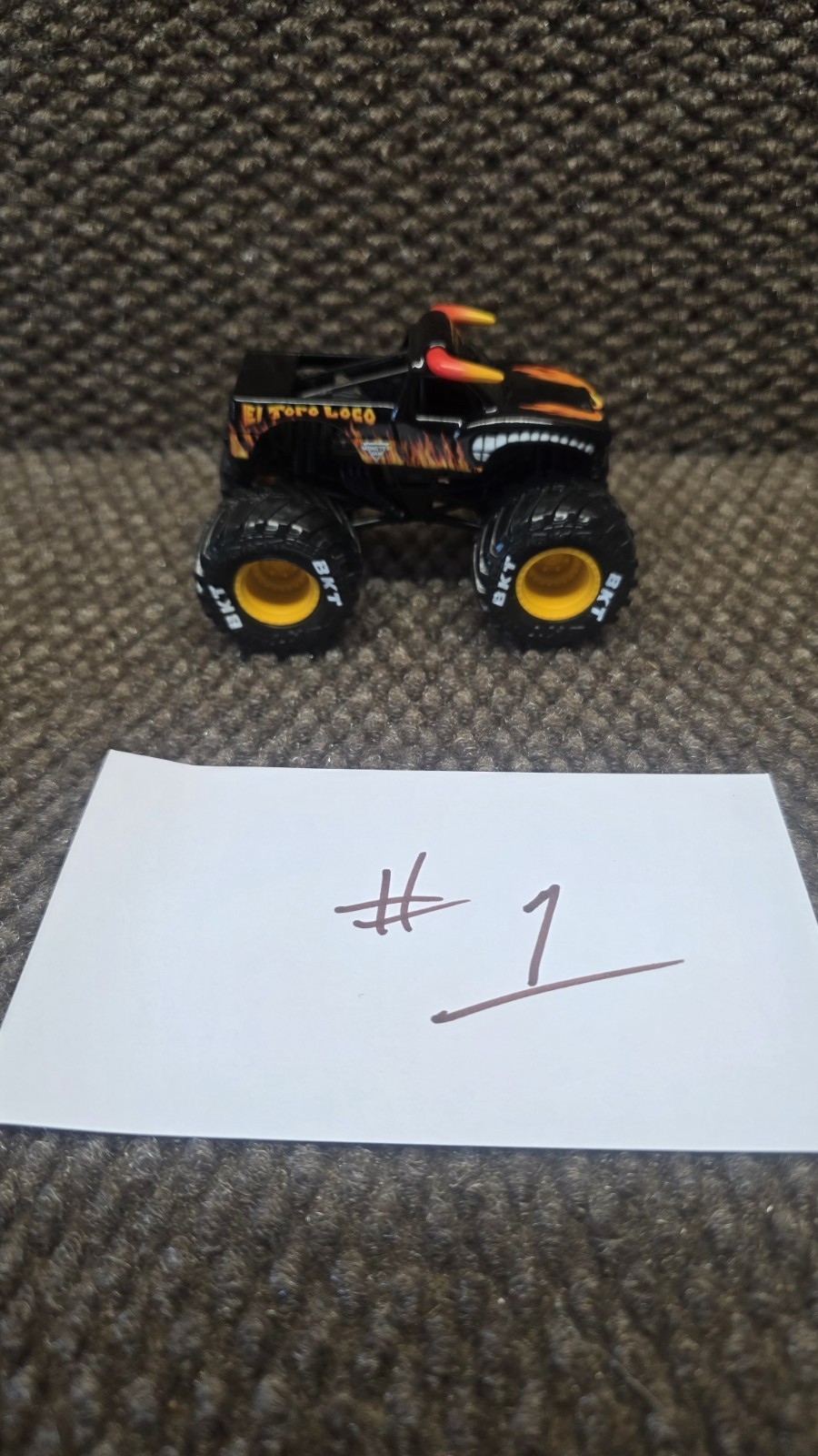 Spin Master Monster Jam Series 22 Black El Toro Loco 1/64.