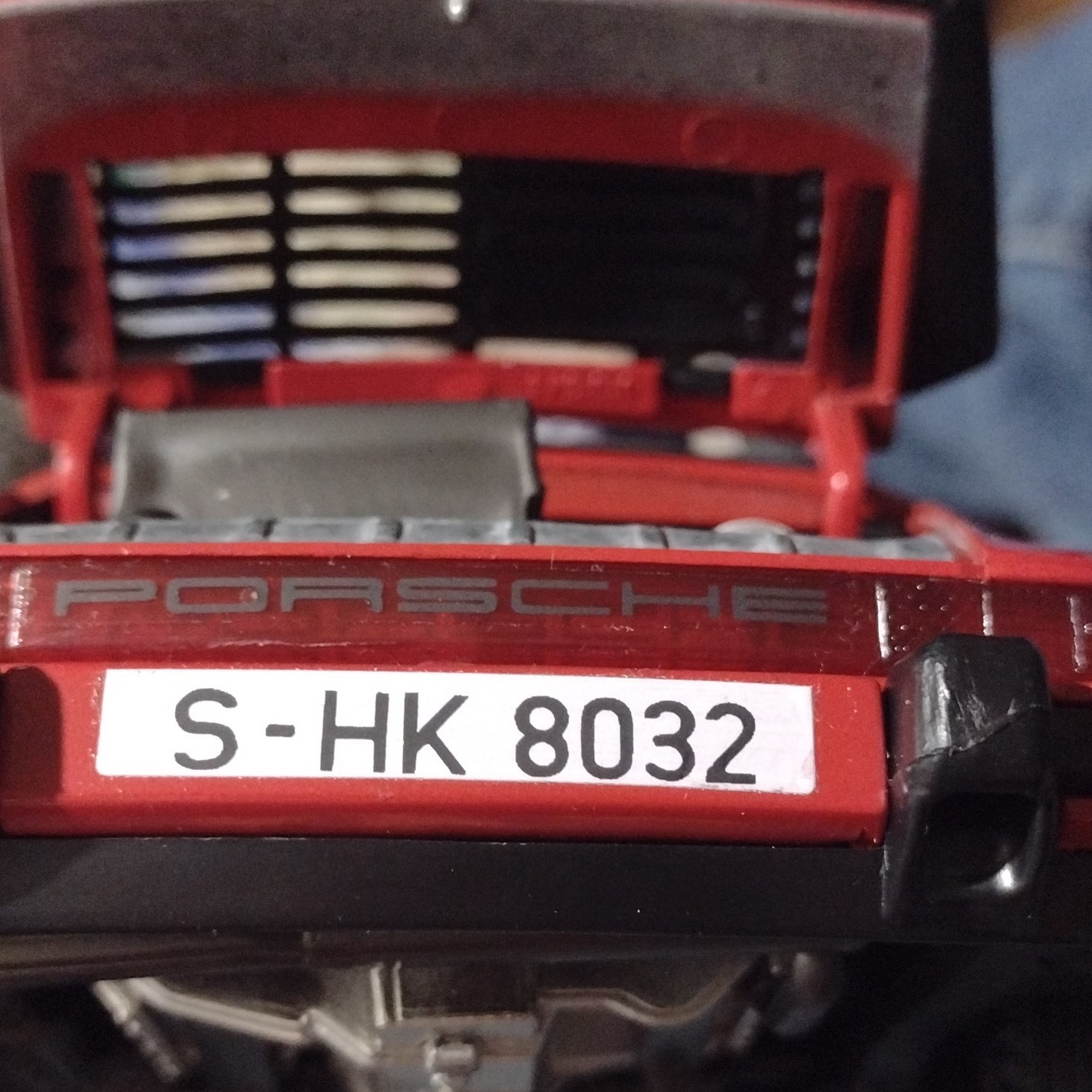 Red Diecast Model Car 1:16 Scale Vehicle – Red Car Diecast Model Toy Vehicle