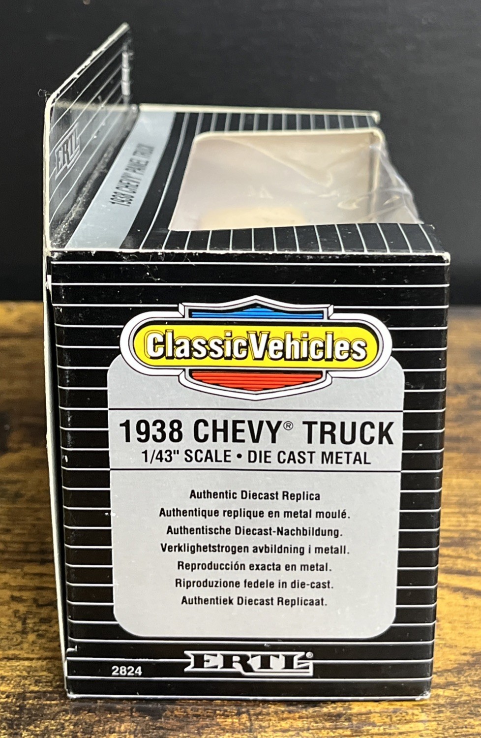 ERTL Classic Vehicles Delaney’s Bakery 1938 Chevy Panel Truck 1/43 Scale #2824
