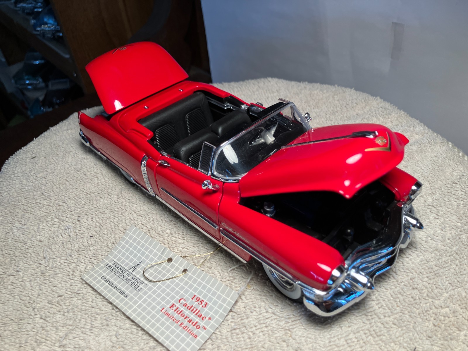 Franklin Mint 1/24 1953 Cadillac Eldorado Convertible Limited Edition – Red