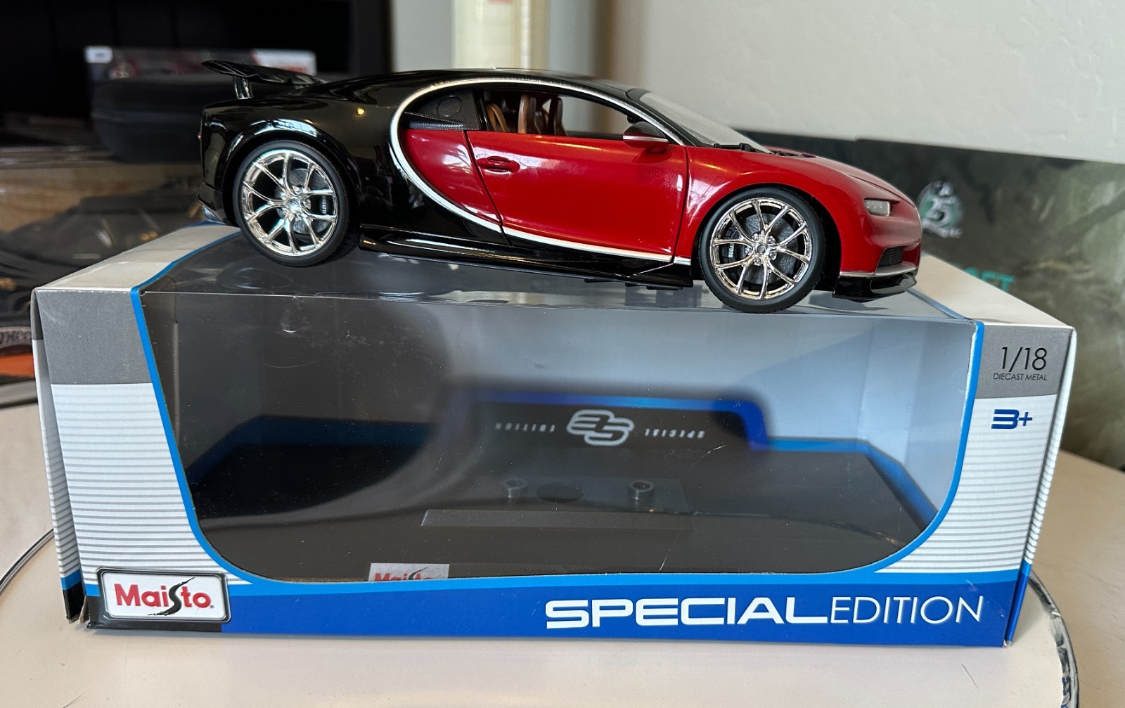 Bugatti Red Chiron Maisto Special Edition 1:18 Scale Diecast – 46629