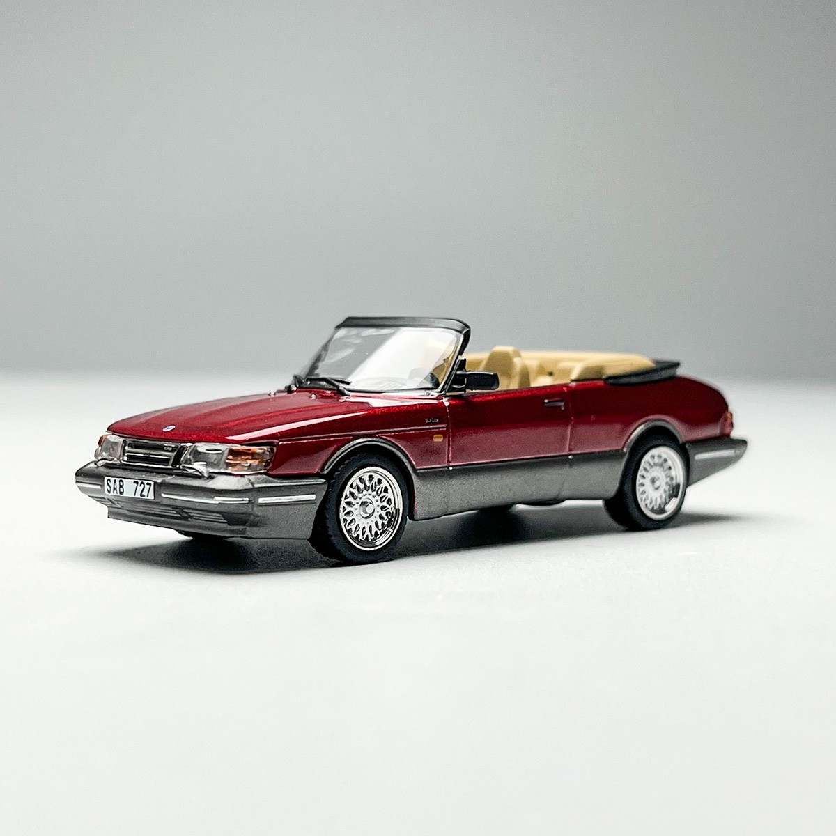 Saab 900 Turbo Adjustable 1:64 Red Die Casting Model Car Collecting Gifts