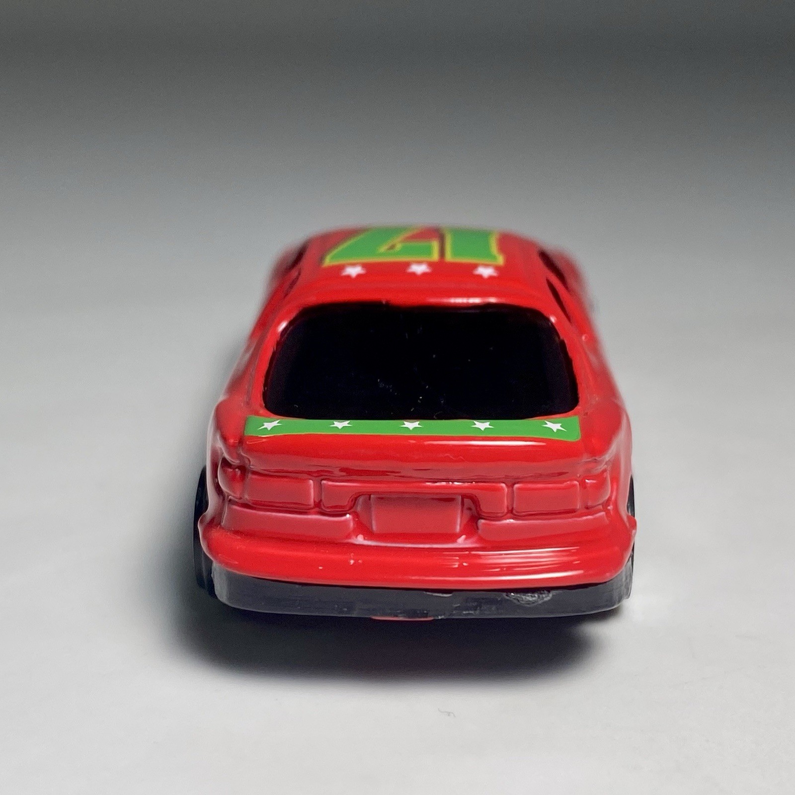 Yatming #805 Toyota Supra 1:64 Diecast Diorama Model Car Red