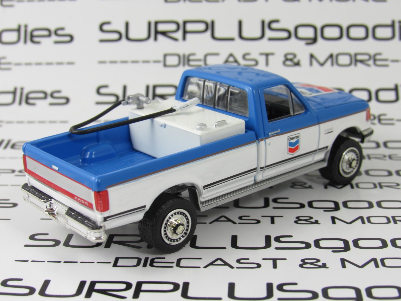 2025 Greenlight 1:64 LOOSE 1991 FORD F250 F-250 XL Farm Work Pickup Truck +Tank