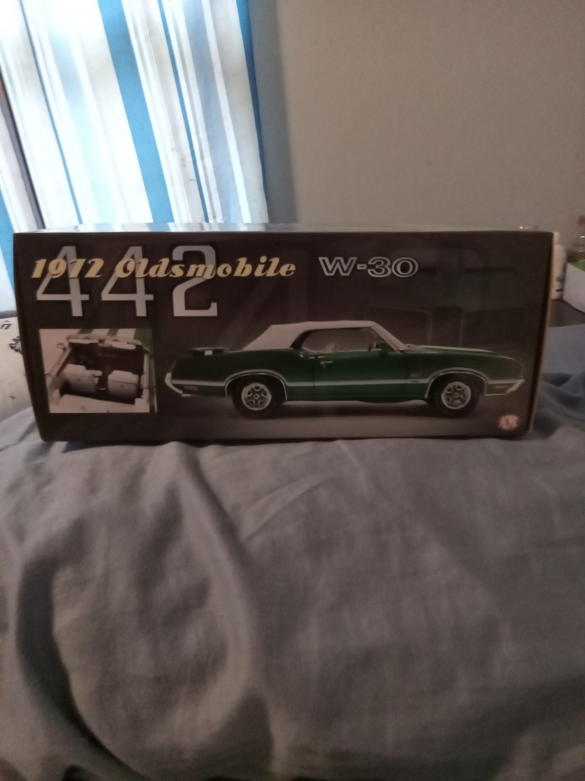 1972 dicast 442 w30 green oldsmobile. Pristine NM.