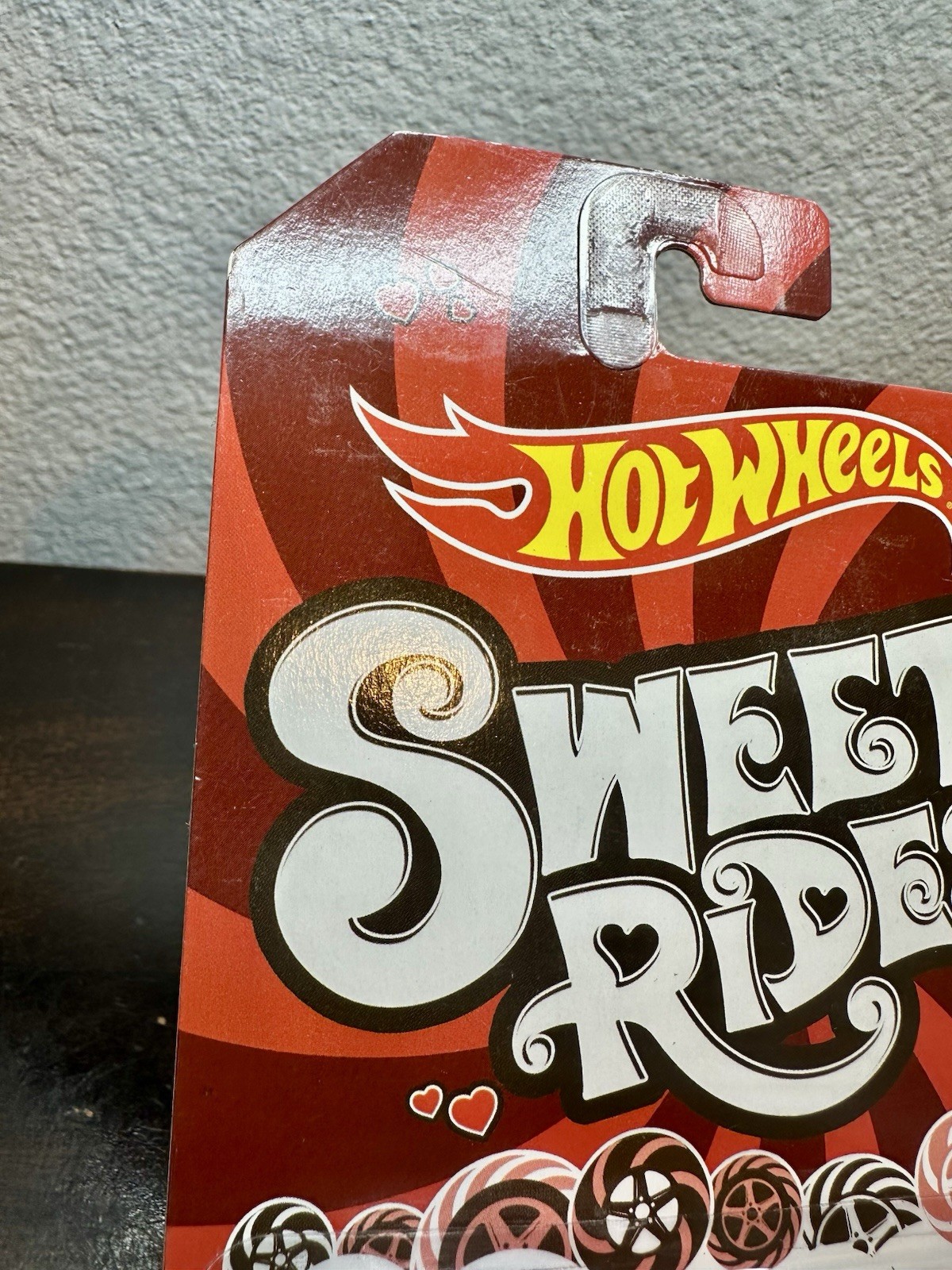 Hot Wheels Kroger Valentines Day Sweet Rides ’07 Chevy Tahoe Sour Cherry