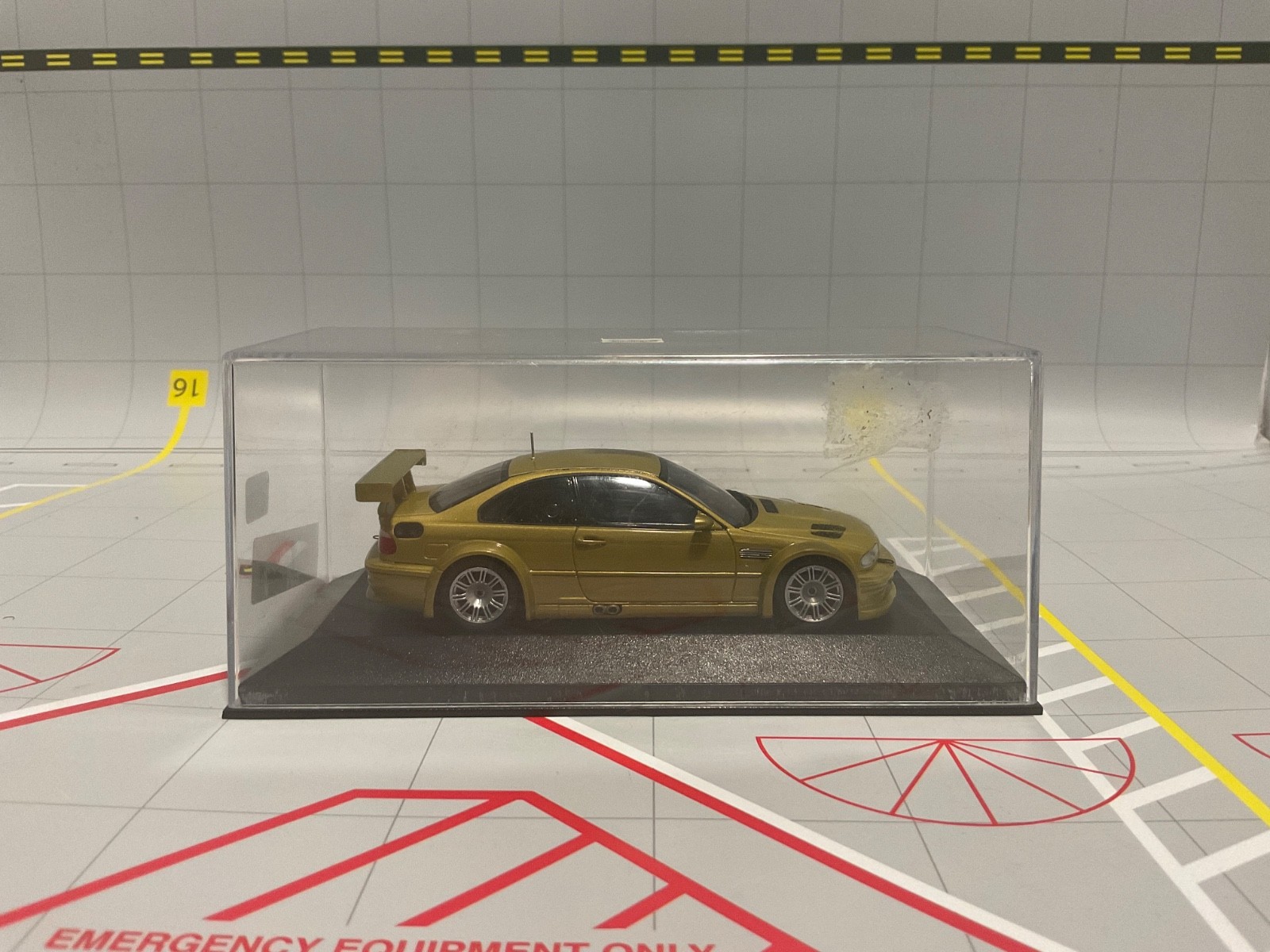1:43 MINICHAMPS BMW M3 GTR ‘STREET’ PHOENIX GELB
