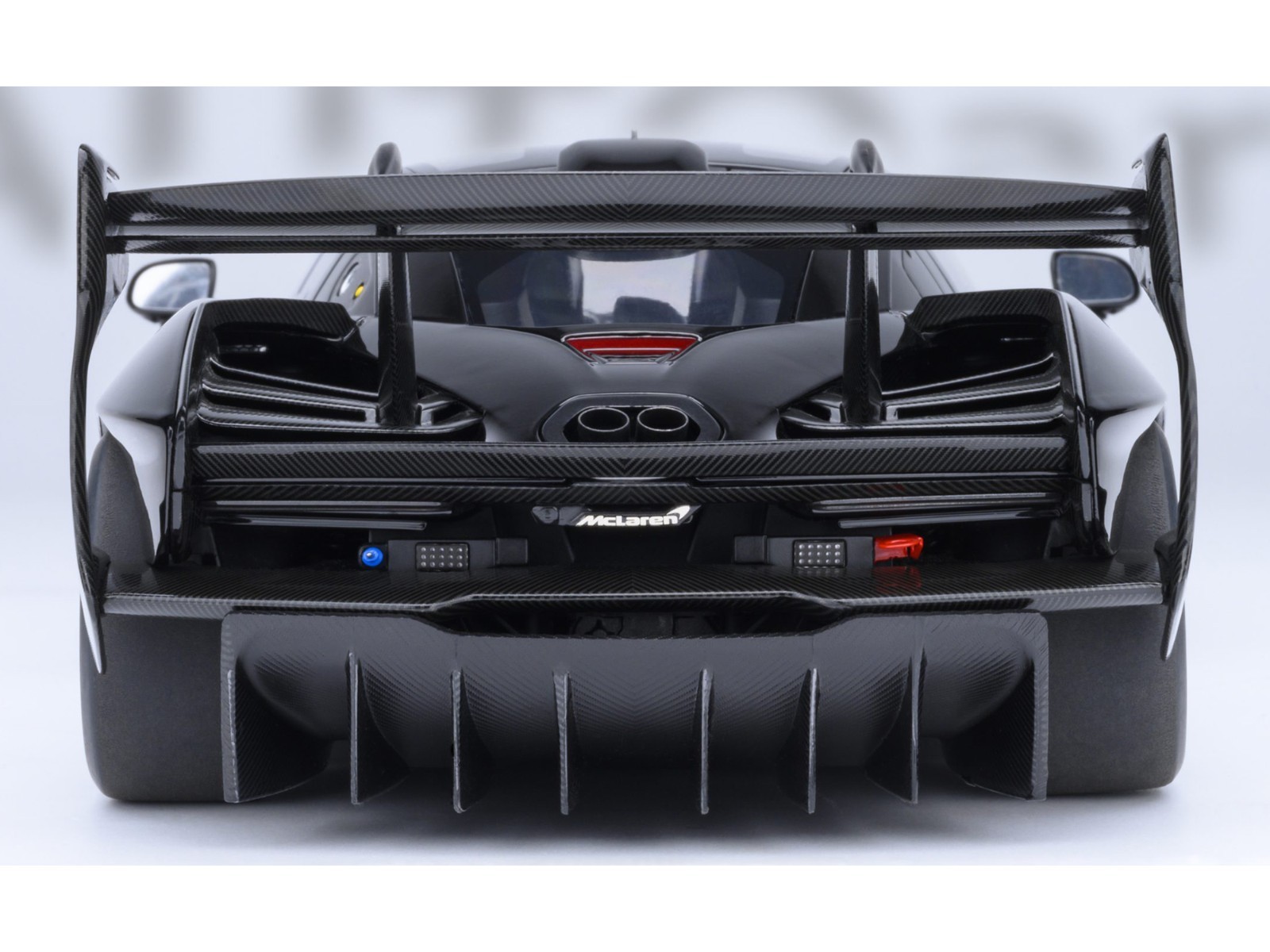MCLAREN SENNA GTR ONYX BLACK 1/18 MODEL CAR BY AUTOART 81954