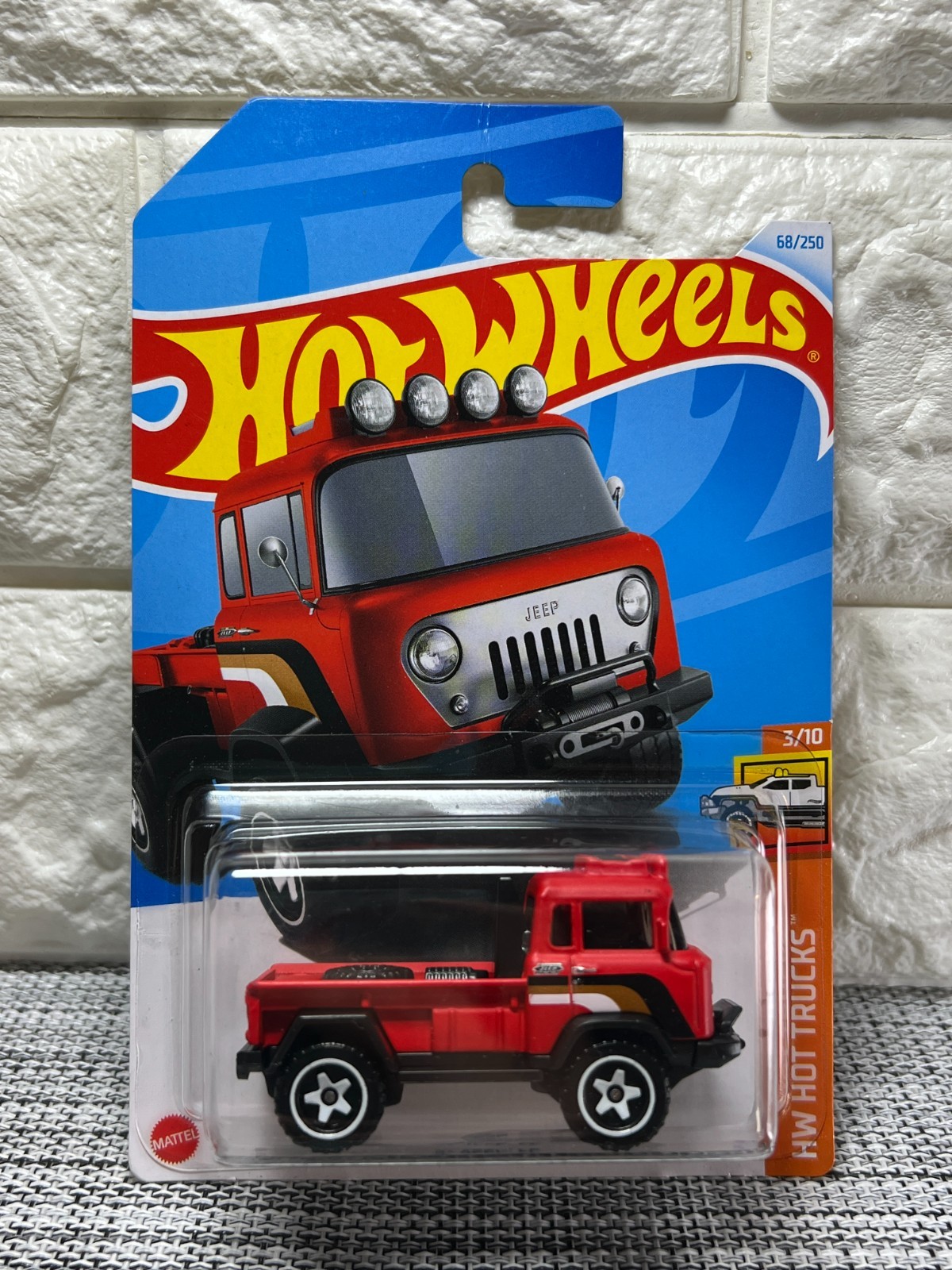 Hot Wheels HW Hot Trucks 3/10 ’57 Jeep FC 68/250 Red