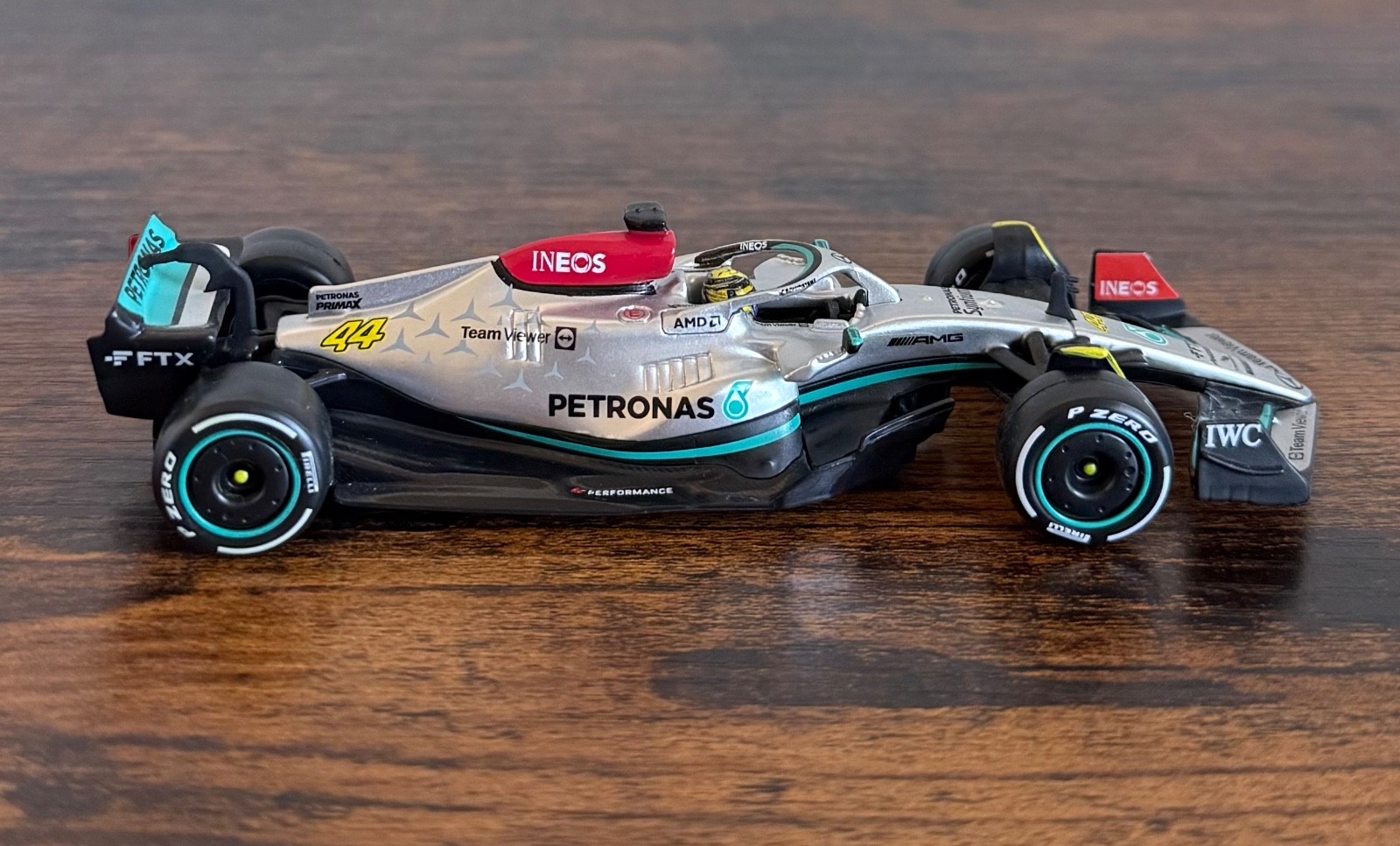 Bburango 1/43 F1 Lewis Hamilton Mercedes-AMG W13 Formula 1 Race Car with Driver