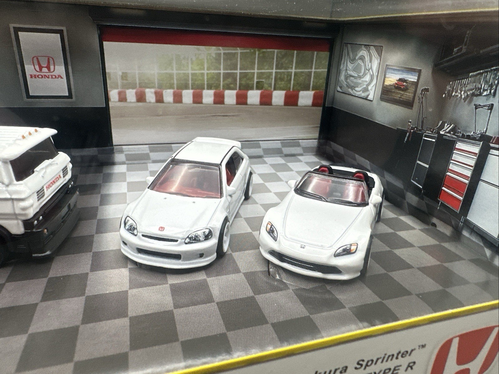 Hot Wheels 2025 Premium Collector Diorama Honda Set Civic Type-R, NSX-R, S2000