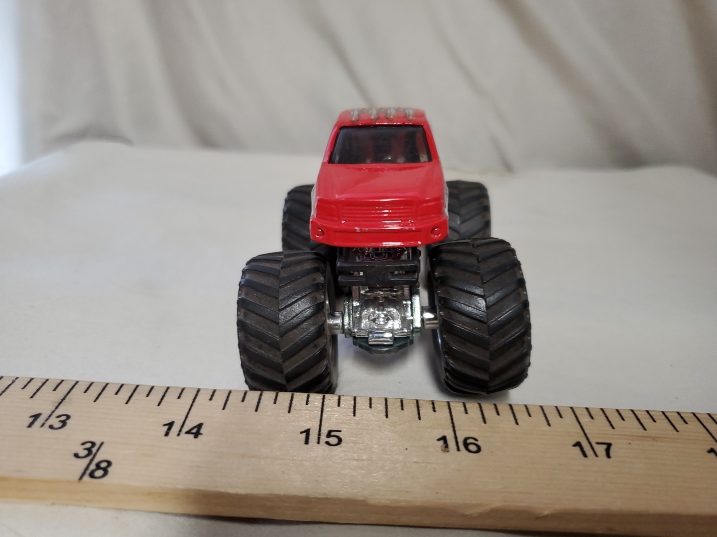 Hot Wheels Monster Jam Monster Truck – The Destroyer – Approximate Scale 1:64