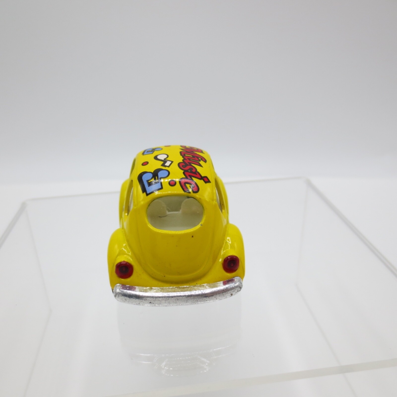Kintoy Volkswagen VW Beetle Yellow Love Bug Car Motorized Pull Back & Go Action