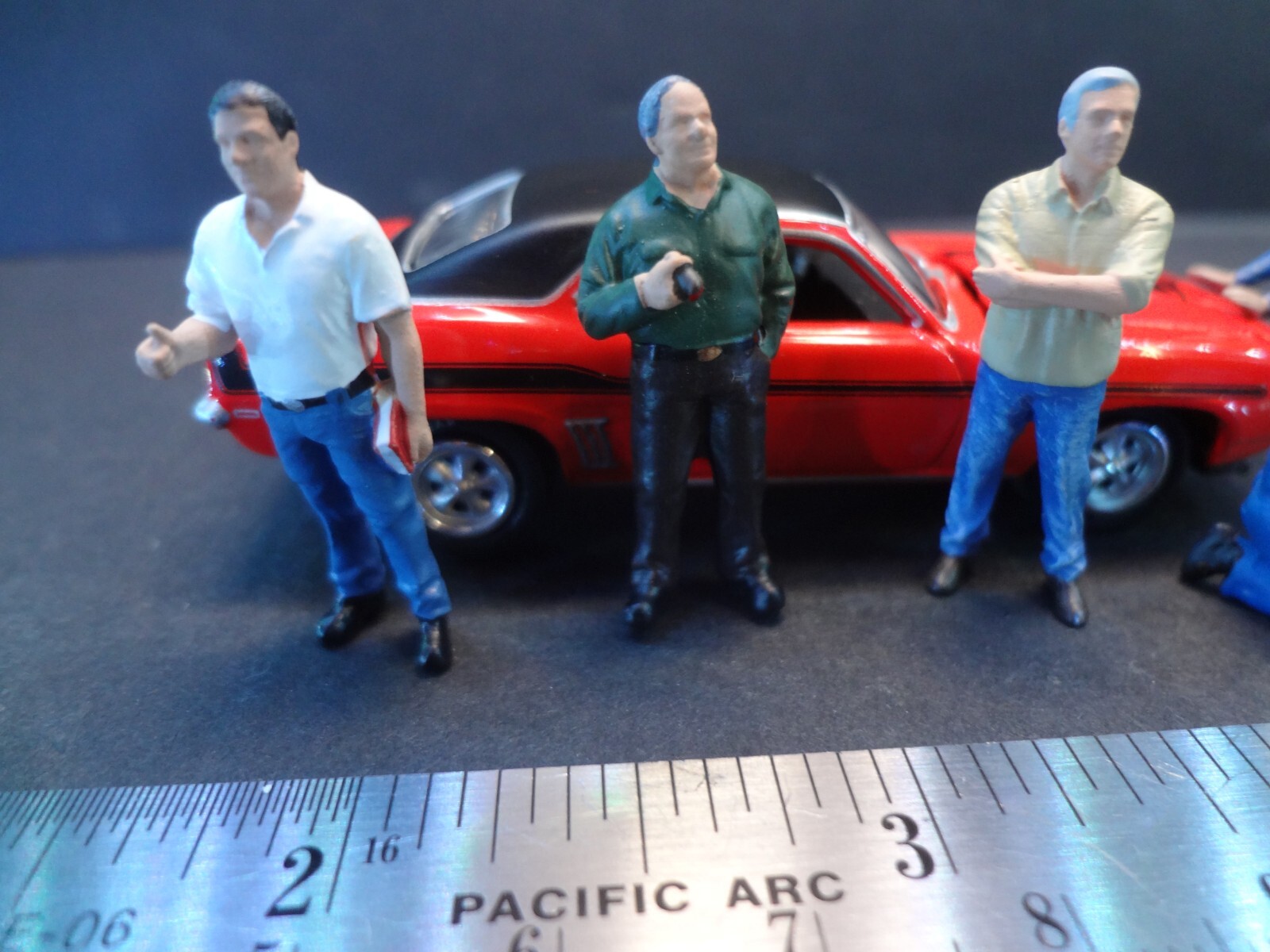 1:64 Scale figure set VIP mechanics & bossman blue set – CAR IS NOT included.