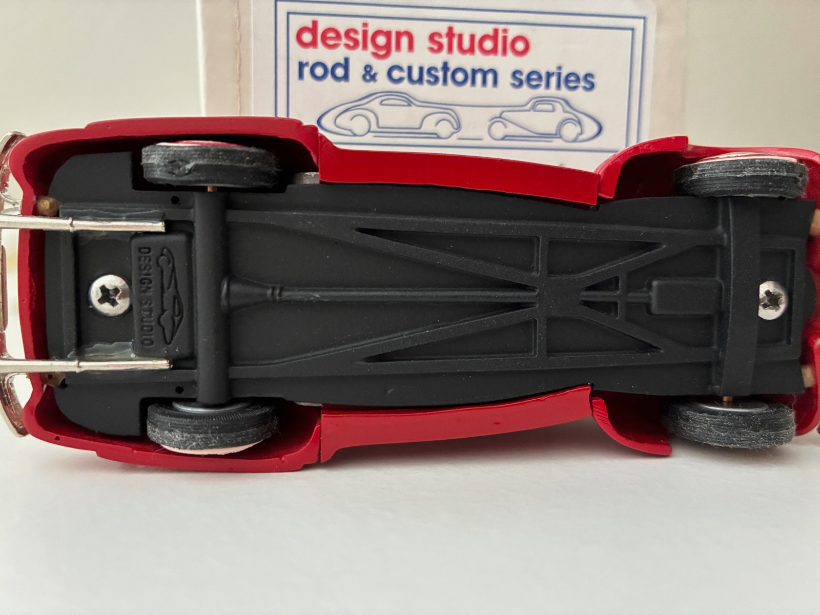 Design Studio 1/43 1940 Red Ford Custom Convertible MIB