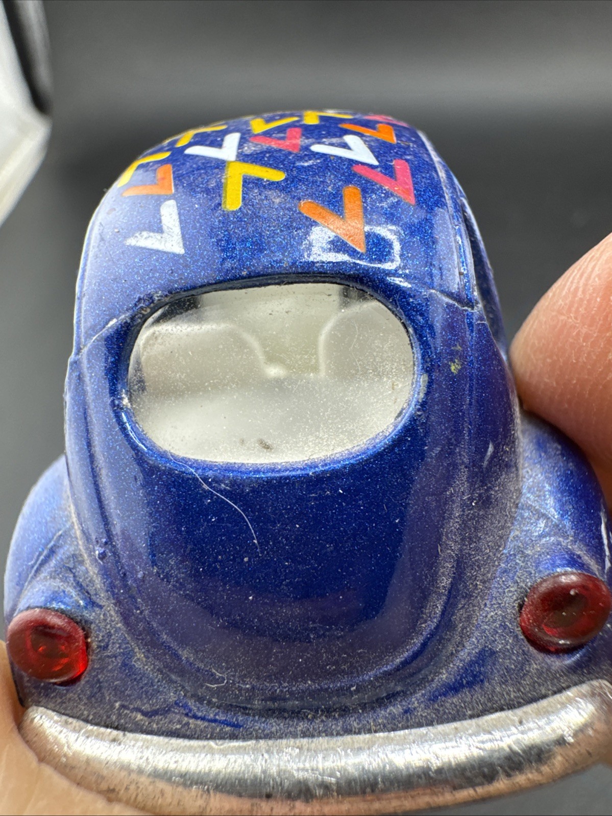 KinToy Free Car Design Volkswagen VW Beetle Pullback 2.25″ Toy Car
