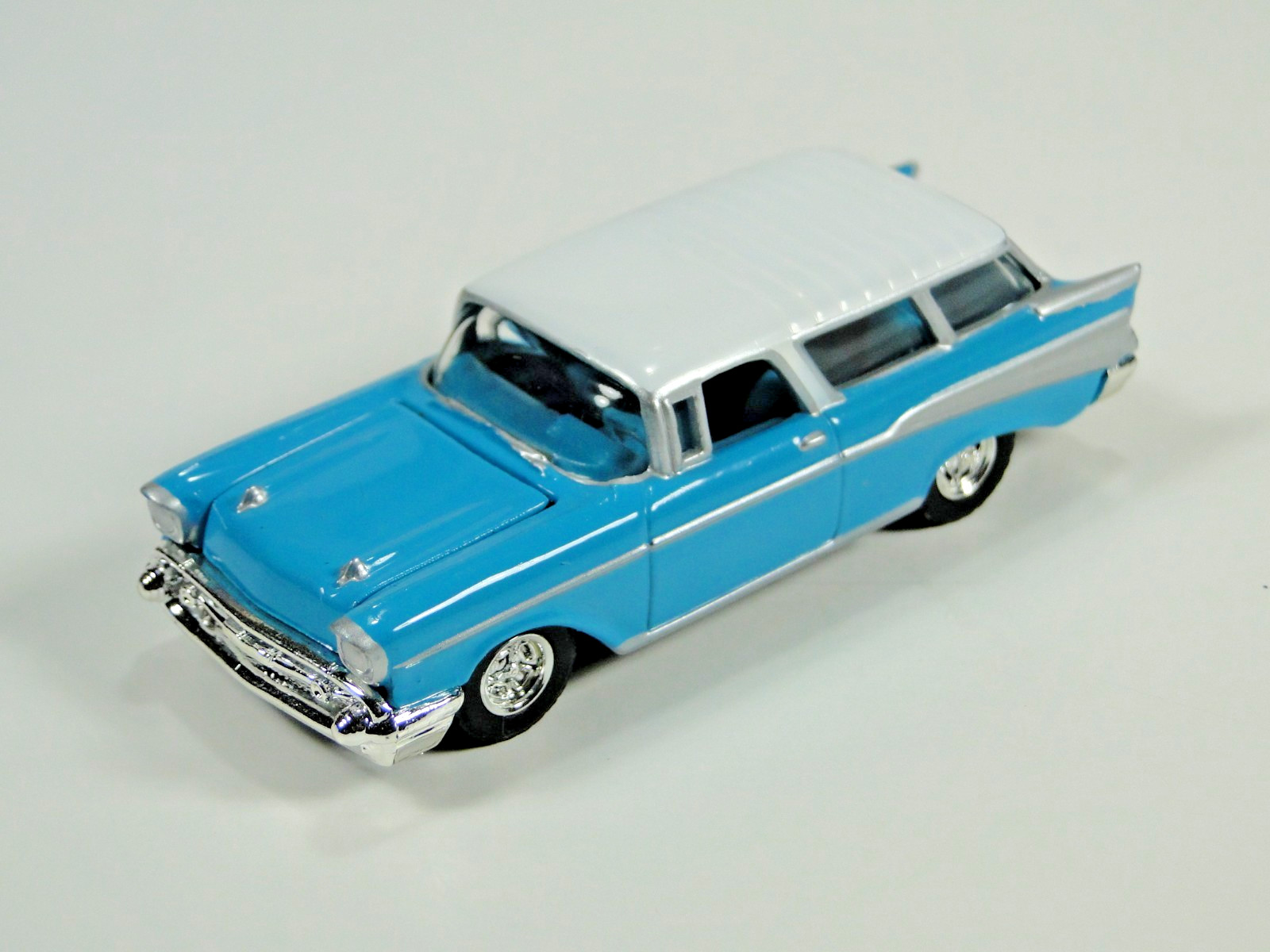 Hot Wheels 100% Cool Collectibles, ’57 Chevy Nomad, Cool ‘N Custom, NEW – No Box