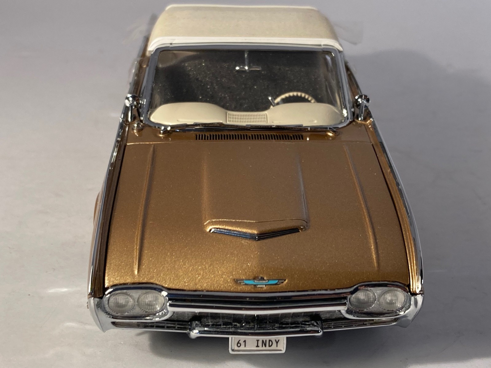 Danbury Mint 1:24 Ford Thunderbird Indy 500 Pace Car Diecast Gold